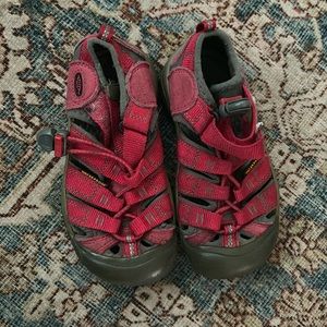 Girls Keen shoes size 11